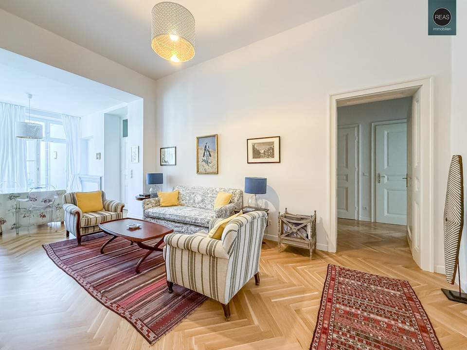 Provisionsfrei: Hietzinger Zentrum - Großzügige Altbauwohnung mit Balkon in absoluter Bestlage!
