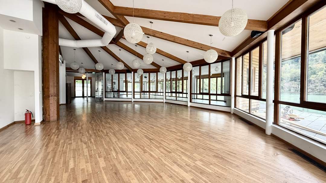 FEISTRITZ IM ROSENTAL: Restaurantbetrieb in beliebtem Feriendorf