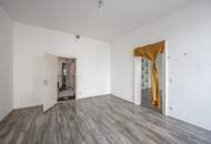 **Hannovermarkt** Renovation Opportunity: 3-Room Period Apartment with Approved Balcony – Airbnb Suitable