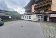 Geschäftsflächen im Erdgeschoss im Ortszentrum samt 3 Stellplätze im Freien