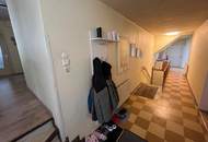 Vielseitiges sanierungsbedürftiges Wohnhaus mit 2 Wohneinheiten auf großem Grundstück!