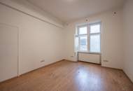 **Hannovermarkt** Sanierungsbedürftige 3-Zimmer Altbauwohnung - mit Balkon