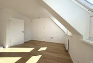 1180! Hochwertig sanierte, sehr schöne DG-Maisonette mit Terrasse und Klimaanlage in toller Lage!