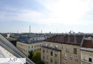 Helle und freundliche 2-Zimmer DG Wohnung mit Balkon und großer Dachterrasse mit 360° Stadtblick!