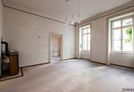 HOFRUHELAGE mit GRÜNBLICK | Sanierungsbedürftiger Altbau | Ca. 8,7 m² Balkon-Option (baubewilligt) | Nähe Einsiedlerpark, U4 Margaretengürtel, künftiger U2-Station Reinprechtsdorfer Straße