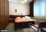 Haus mit Entwicklungspotenzial auf großzügigem Grundstück in Top Lage