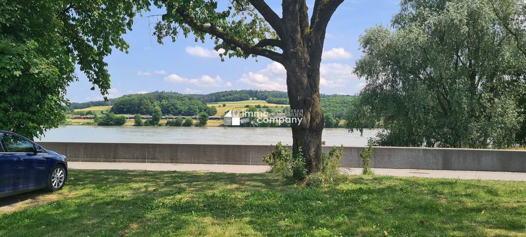 Wunderschönes Grundstück direkt an der Donau