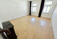 Die Gelegenheit - Stadtwohnung nach eigenem Geschmack! 1 Zimmer-Wohnung zum Selbstgestalten im letzten Regelgeschoss! U-Bahn ums Eck + Traumhaft renoviertes Altbauhaus + Optimalste Infrastruktur und Anbindung!