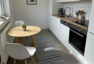 Singles aufgepasst! Sanierte, helle 1-Raum-Wohnung mit idealer Raumaufteilung in Steyr Münichholz: komfortabel, erschwinglich und mitten im Grünen! Praktischer Abstellraum, Aufzug und geräumiges Badezimmer inklusive! Jetzt mit KI-Visualisierung!