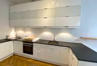 Altbaubüro mit ruhigem Balkon und attraktivem Altbaugebäude