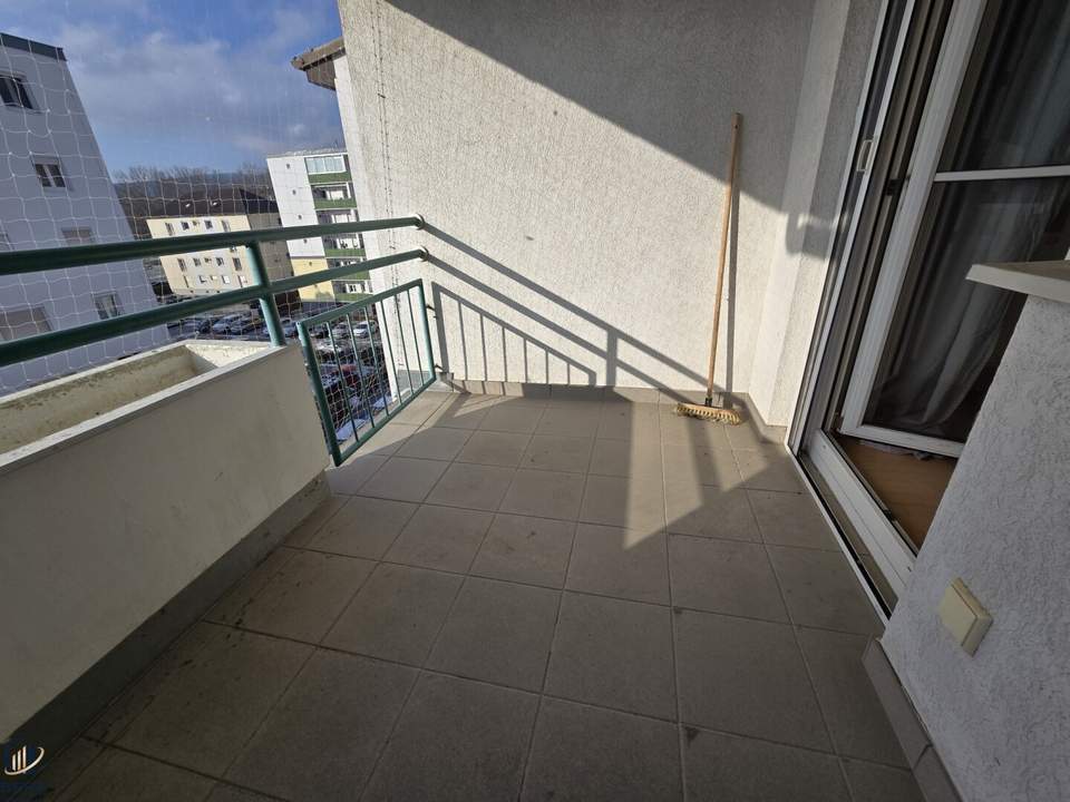 3-Zimmer Dachgeschoßwohnung + Loggia für die kleine Familie!