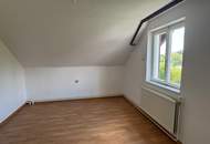 Einfamilienhaus mit viel Platz, sonnigem Garten, Terrasse und Nebengebäude!