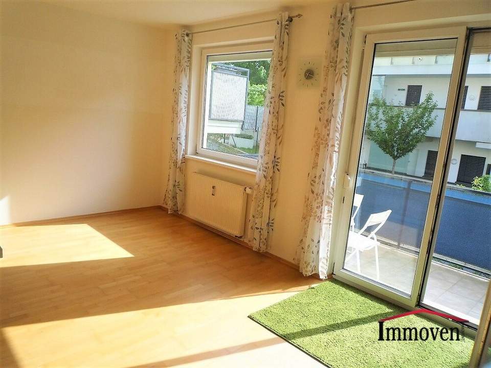 Sehr schöne 2-Zimmerwohnung mit Balkon und Garagenplatz in erhöhter Lage in Waltendorf (befristet vermietet bis 04.11.2027)