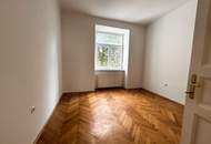 UNBEFRISTETES MIETVERHÄLTNIS 3 ½ Zimmer-Altbauwohnung im Herzen der Stadt!