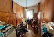 Großzügiges Wohnhaus auf großem Grundstück in idyllischer Lage! Sanierungsbedürftig!