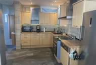 Top modernisiertes, Ein - Zweifamilienhaus, voll unterkellert, mit zwei separaten Eingängen