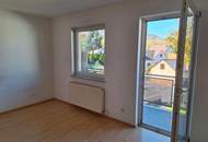 Helle Garçonnière mit schönem Balkon