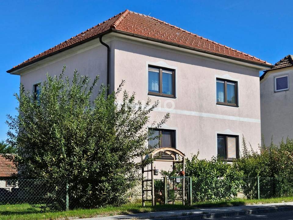 Haus in Schwarzenau mit 1000 m² Grundstück - als EFH oder ZFH geeignet!