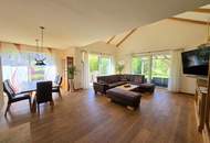 Moderner Bungalow mit vielen Extras -- Photovoltaikanlage, Carport, DAN-Küche, Heizkamin und großes Gartenparadies