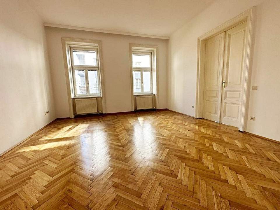 LIECHTENSTEINSTRASSE, 81 m2 Altbau, 3 Zimmer, Küche, Parketten, Wannenbad, 1. Liftstock, U4/U6-Nähe