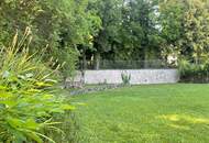 Versteckt. Verborgen. Verliebt. Bungalow mit 1.439 m² Gartenidylle – nur 700 m vom Thermalstrandbad entfernt