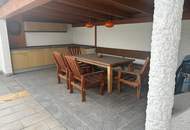 2 Familienhaus mit Pool und Outdoorküche/Poolhaus - Garage für 3 Autos -SOFORT VERFÜGBAR-DACHBODEN AUSBAUBAR