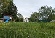 Bad Vöslau! Sanierungsbedürftiger entkernter Bungalow zum Kauf mit großem Garten!