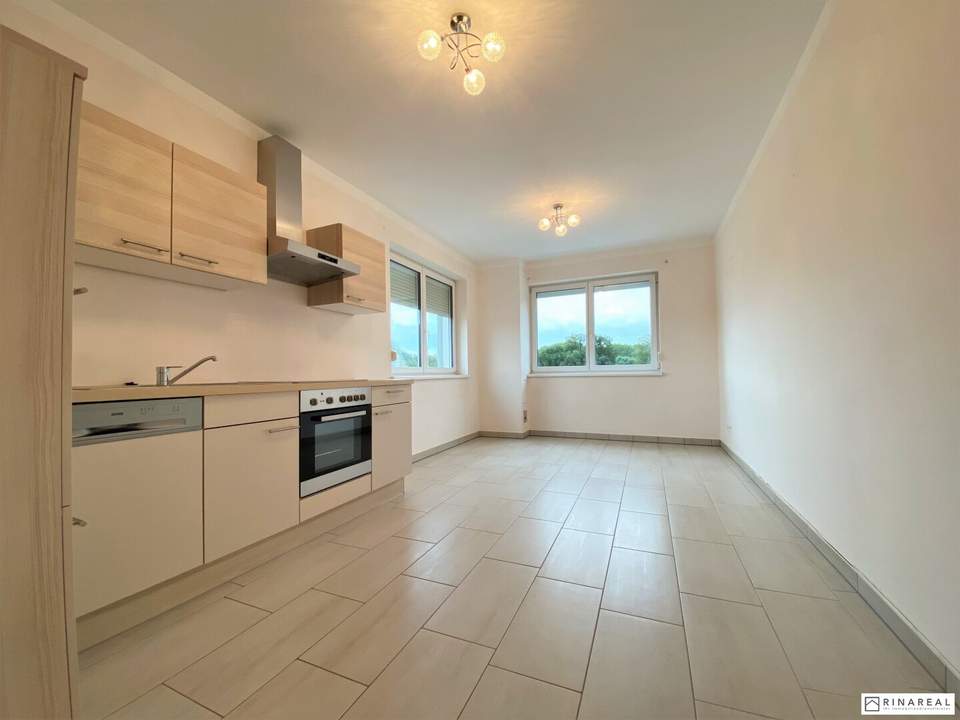 Schöne Balkonwohnung | Wohnküche + 2 separate Zimmer | Eggendorf - Sportplatzgasse