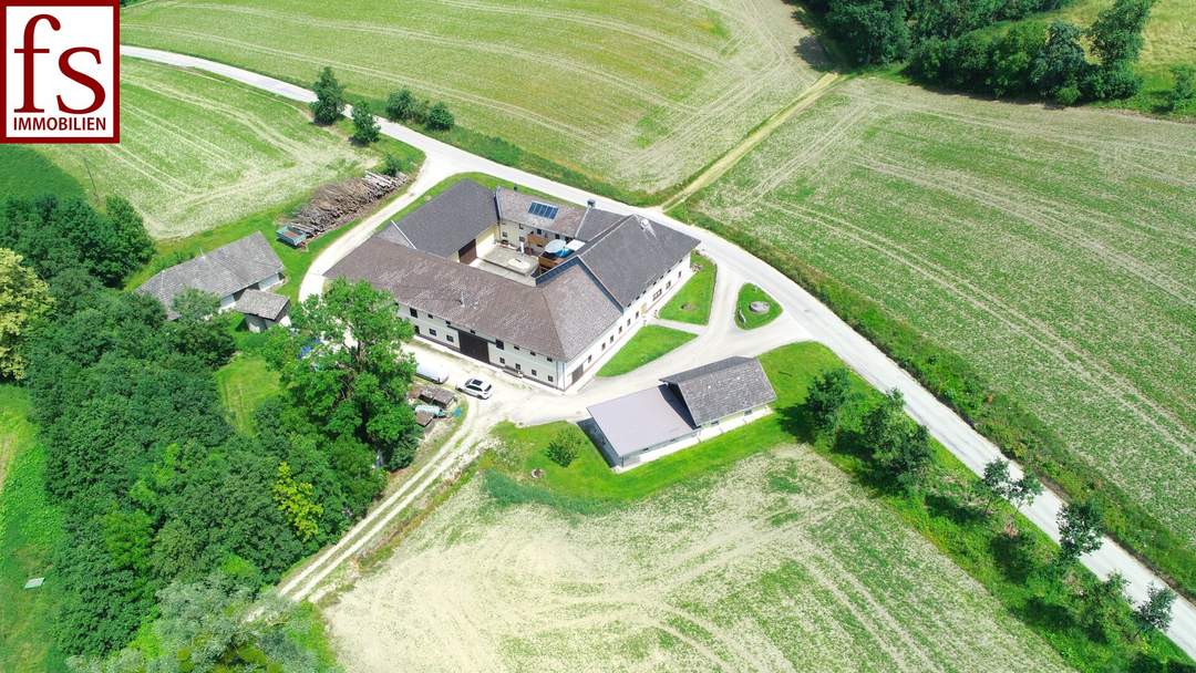 Stattlicher VIERKANTHOF mit 21 ha Grund