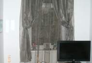 ** Bis 09/2028 befristet vermietete 2 Zimmer Altbauwohnung mit Balkon ** Nähe Augarten **