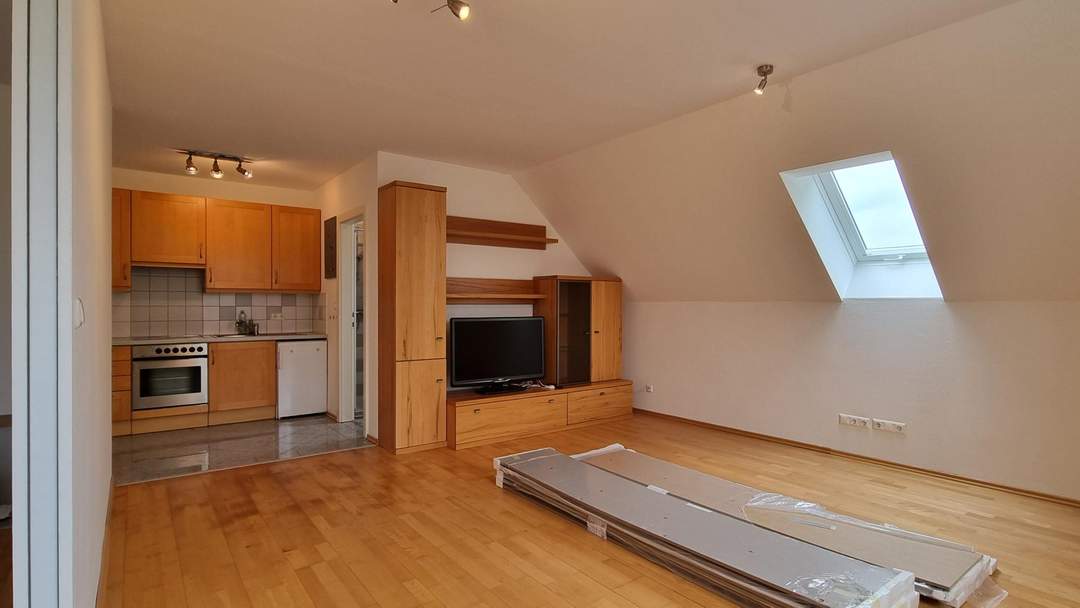 2-Zimmer-Wohnung im 1. OG