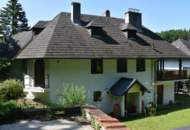 LANDHAUS MIT GROSSEM, SONNIGEN GRUND AM WALDRAND