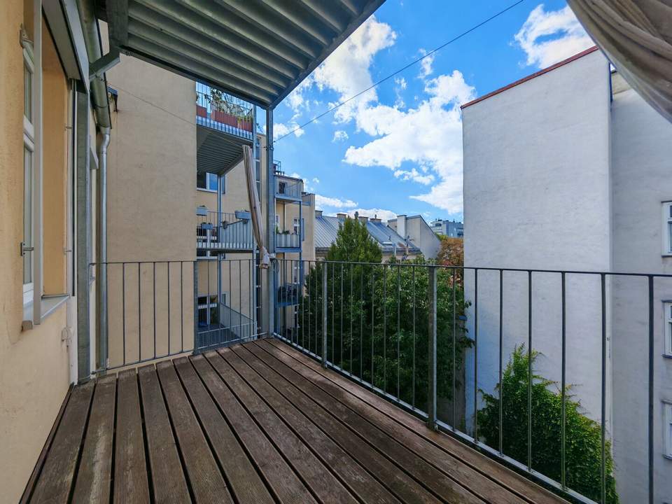 Ruhige 3-Zimmer-Altbauwohnung mit Balkon beim Quellenplatz