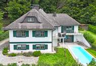 Repräsentative Villa mit Pool und Wellnessbereich in sonniger Waldrandruhelage