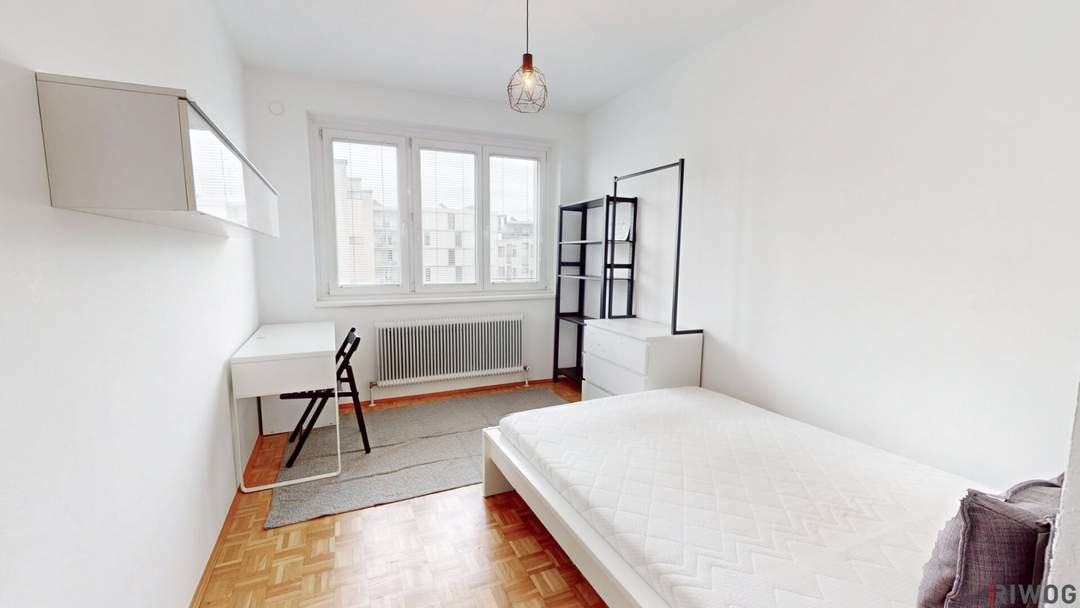 WG-ZIMMER in 3er-STUDENTEN-WG mit AUßENFLÄCHE (440,- Warmmiete Gesamt)