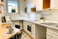 Idyllisch leben am Stadtrand – Lichtdurchflutete Wohnung mit Balkon ins Grüne