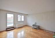 Sanierungsbedürftige Eigentumswohnung mit großzügiger Terrasse