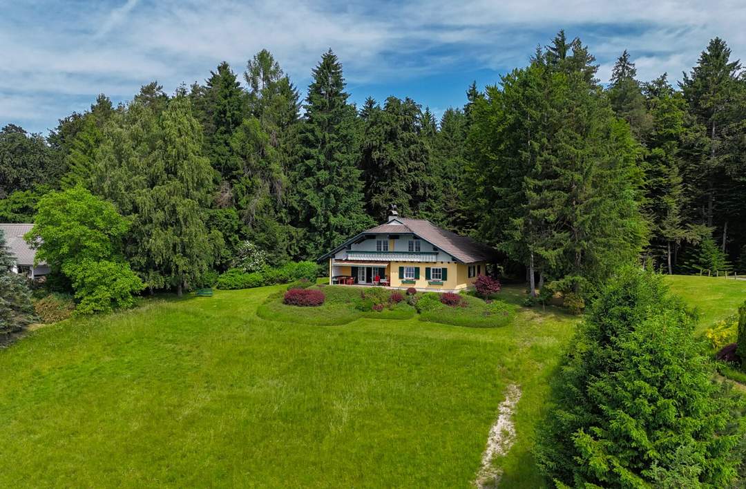 "Seeblick-Villa" auf prestigeträchtigem Grundstück in Velden am Wörther See