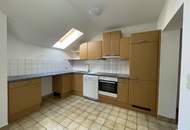 Schöne helle Dachgeschosswohnung inklusive Stellplatz in der Nähe des Goldecks