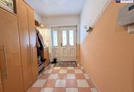 SONNENLAGE - Neuwertiges ca. 160m2 großes Traumhaus mit idyllischem Garten + Terrasse, 2 Garagen &amp; Top-Ausstattung in Ruhelage