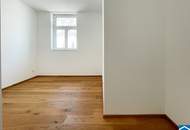 Im Dachgeschoßausbau: 3-Zimmerwohnung mit Balkon in U-Bahn-Nähe