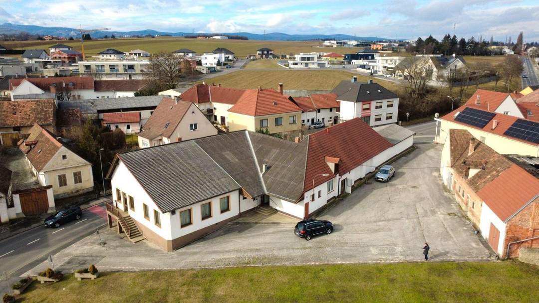 "Ein-/Mehrfamilienhaus im Zentrum!"