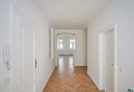 Erstbezug nach Sanierung: Schöne 3-Zimmer-Altbauwohnung mit Balkonmöglichkeit