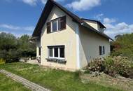 Einfamilienhaus mit viel Platz, sonnigem Garten, Terrasse und Nebengebäude!
