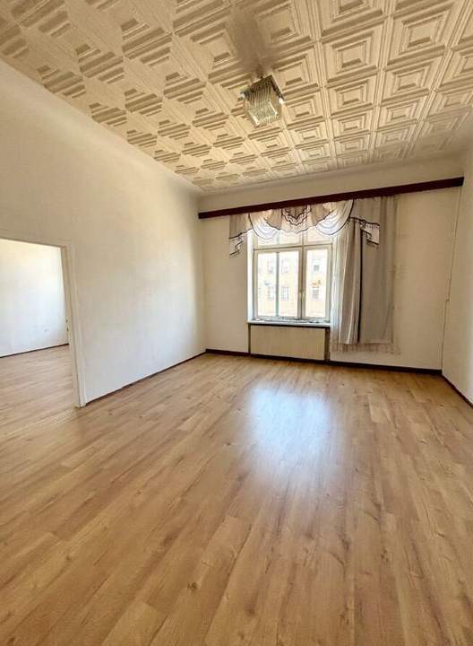 Büro direkt beim Quellenplatz