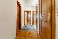 Sonniges Einfamilienhaus mit Pool, großem Keller & Ausbaupotenzial