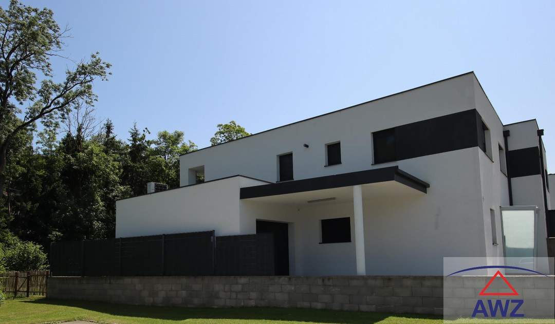 NEUER TOP-PREIS: Neuwertige, wunderschöne Doppelhaushälfte mit Garage in ruhiger und sonniger Lage!