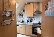Urbanes Wohnen in zentraler Lage - grüner Innenhof - schöner und praktischer Schnitt - Dachgeschoss - erstklassige Infrastruktur!