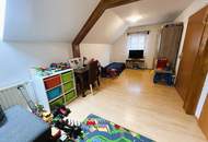Großzügiges Einfamilienhaus mit neuer PV-Anlage und 2 Terrassen auf sehr großem Grundstück!