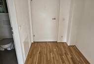 Kleine 2 Zimmerwohnung mit großem Westbalkon und Einbauküche!